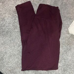 Burgundy leggings large no size tag unsure of brand
